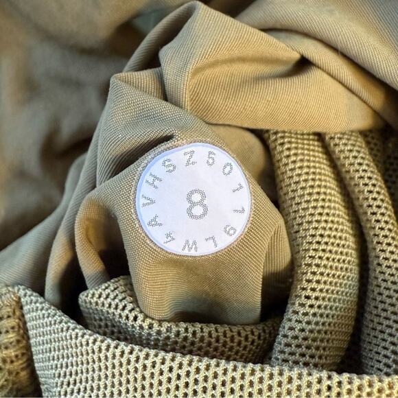 Lululemon Women’s Warm Two Ways Reversible PrimaLoft Bomber Jacket Mossy Size 8 - Picture 9 of 10